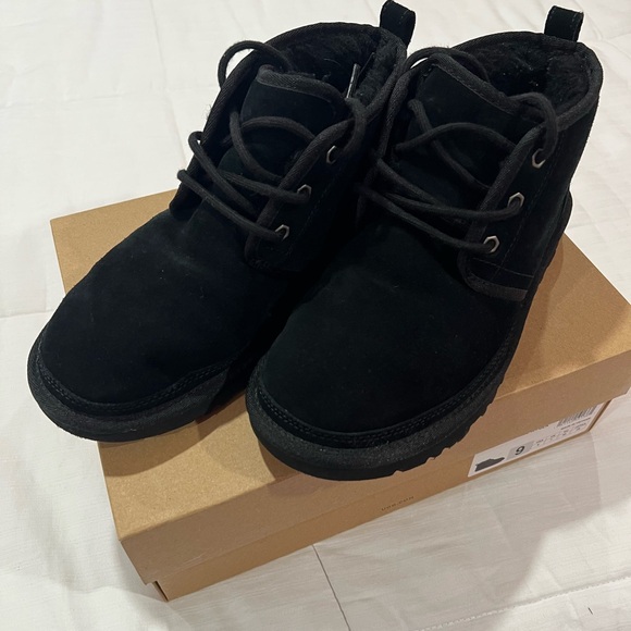 UGG Men\'s Black Suede Boots main image 7
